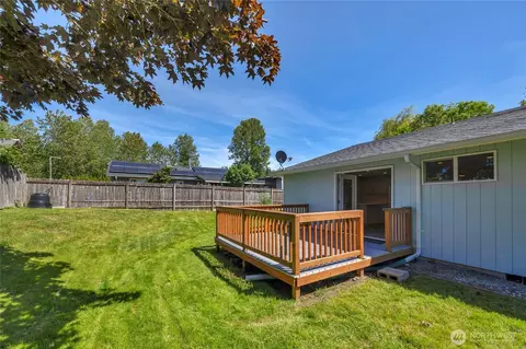 Exterior - 2909 E Section St, Mount Vernon, WA 98274 photo 5 of 12