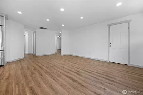 Living - 2909 E Section St, Mount Vernon, WA 98274 photo 3 of 3