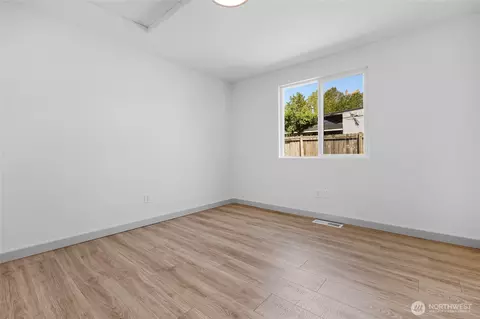 Bedroom - 2909 E Section St, Mount Vernon, WA 98274 photo 1 of 3