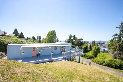 7535 Sunset Dr, Blaine, WA 98230