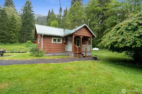 32519 State Route 706 E, Ashford, WA 98304