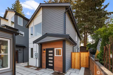 3807 NE 89th St, Seattle, WA 98115