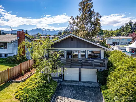 1716 E 4th St, Port Angeles, WA 98362