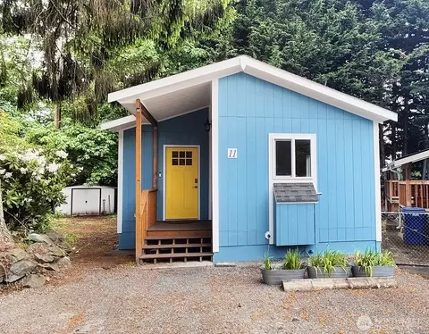 1645 S 272nd St #11, Federal Way, WA 98003