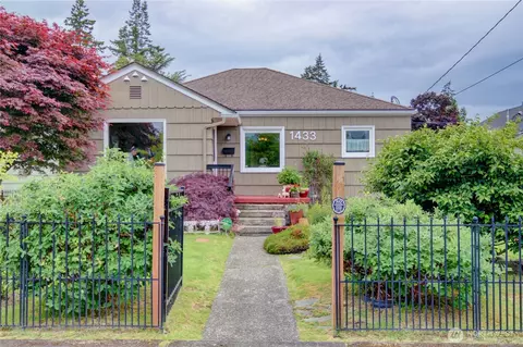 1433 S 12th St, Mount Vernon, WA 98274