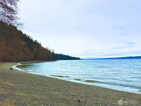 2 Nn Woodland Beach Rd, Camano Island, WA 98282