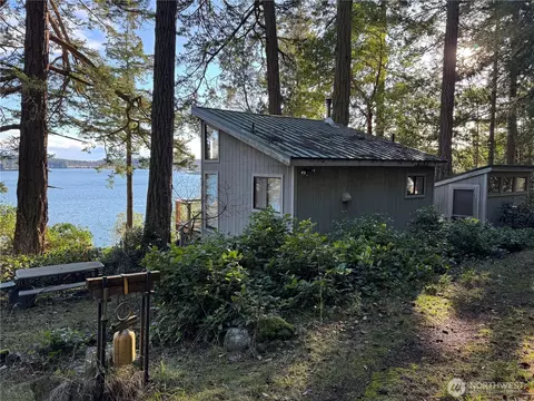 171 Woodfern Ln, Eastsound, WA 98245