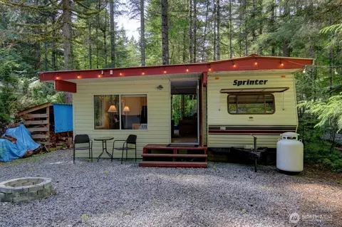171 4 Christmas Tree Cir, Deming, WA 98244