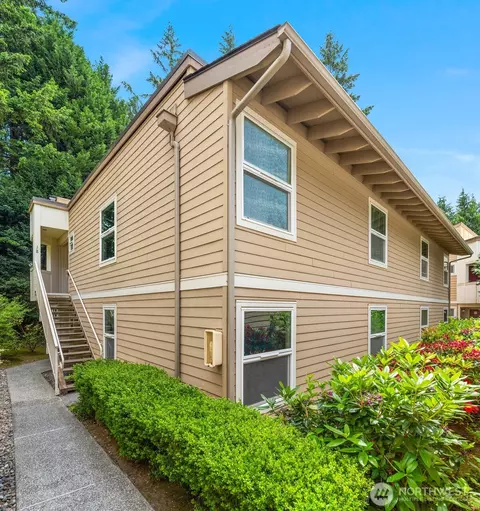 14615 NE 40th St #J-2, Bellevue, WA 98007