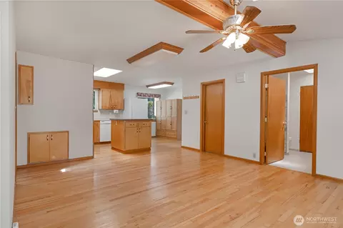 Living - 45019 284th Ave SE, Enumclaw, WA 98022 photo 4 of 10