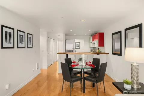 Dining - 1906 Franklin Pl E #103, Seattle, WA 98102 photo 2 of 3