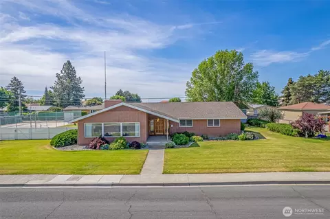 742 I St SW, Quincy, WA 98848