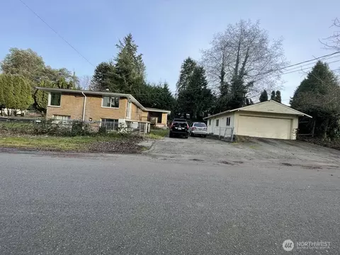27 SW 102 St, Seattle, WA 98146