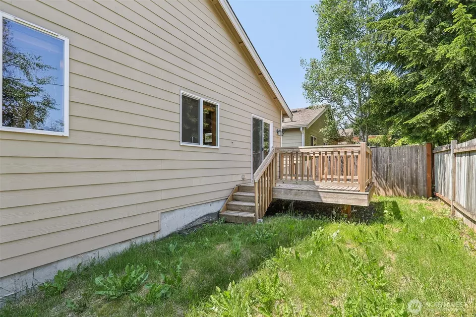 Exterior - 2103 131st Pl SW, Everett, WA 98204 photo 5 of 5
