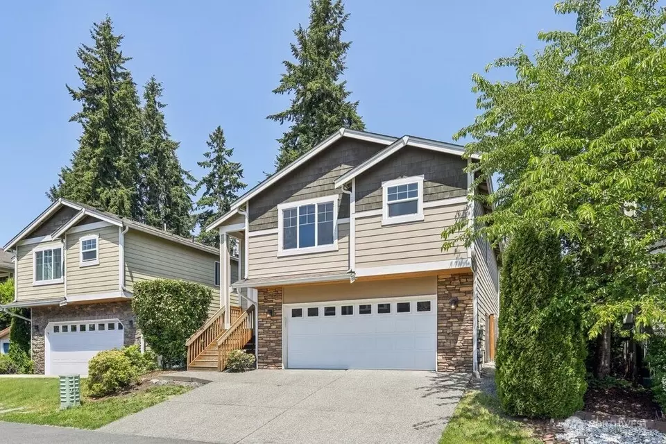 Exterior - 2103 131st Pl SW, Everett, WA 98204 photo 2 of 5
