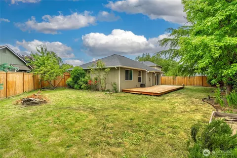 Exterior - 502 NW Alexander Ct, Orting, WA 98360 photo 3 of 5