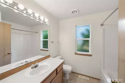 Bath - 502 NW Alexander Ct, Orting, WA 98360 photo 3 of 3