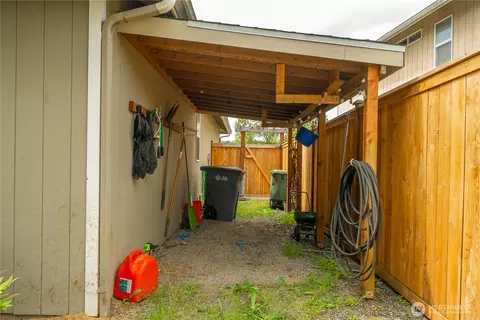 Exterior - 502 NW Alexander Ct, Orting, WA 98360 photo 5 of 5