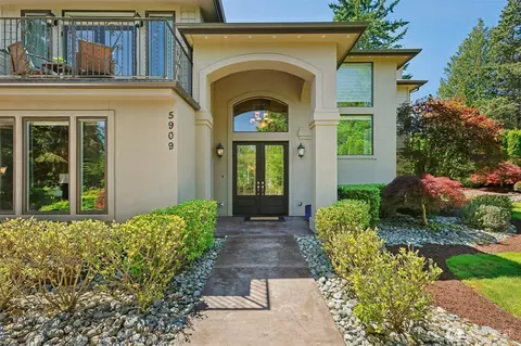 5909 SE 92nd Ave, Mercer Island, WA 98040