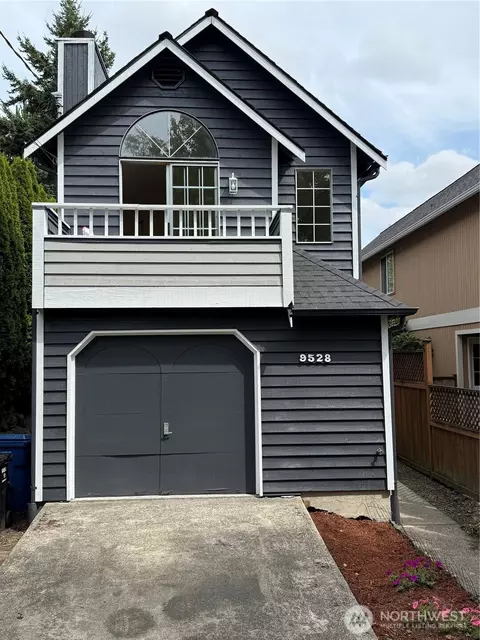 9528 Densmore Ave N, Seattle, WA 98103