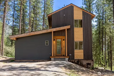 78 Homestead Rd, Winthrop, WA 98862