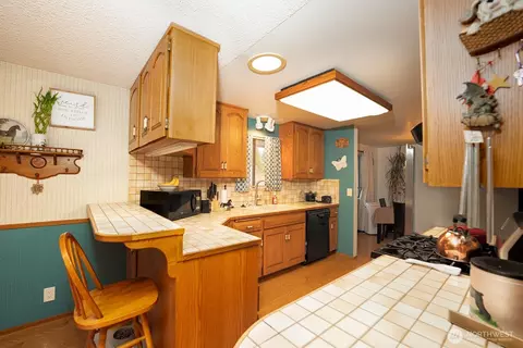 Kitchen - 10930 38th Dr SE, Everett, WA 98208 photo 3 of 3