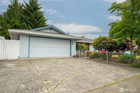 Exterior - 10930 38th Dr SE, Everett, WA 98208 photo 6 of 6