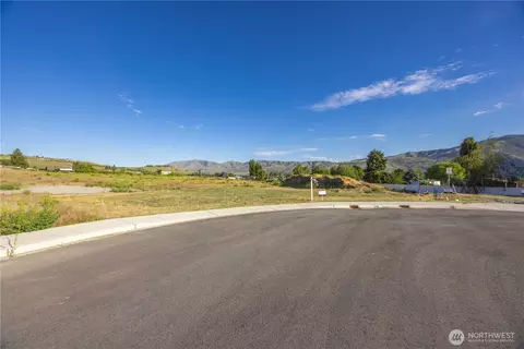 145 Sailing Hawk Ln, Manson, WA 98831