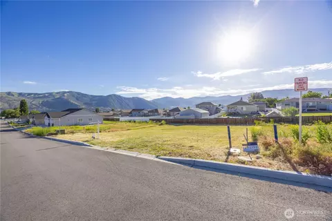 58 Sailing Hawk Ln, Manson, WA 98831