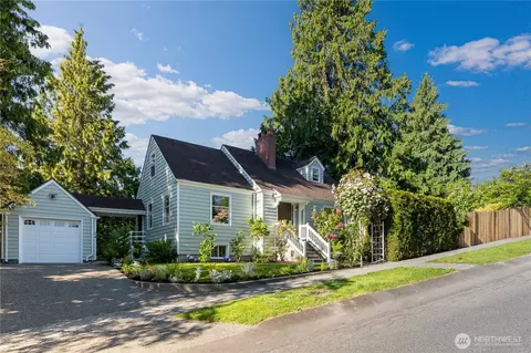 1717 SW Austin St, Seattle, WA 98106