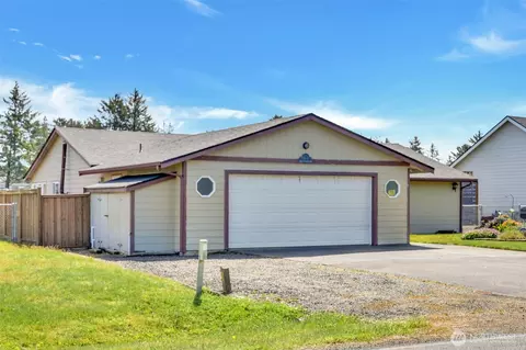 546 Canal Dr NE, Ocean Shores, WA 98569