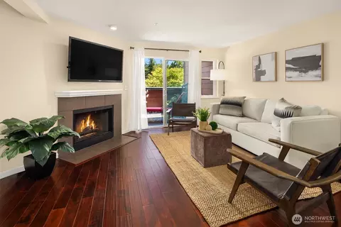15711 Waynita Way NE #H106, Bothell, WA 98011