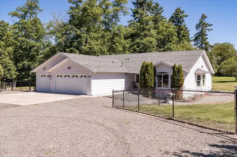 1440 Allyn Ln, Oak Harbor, WA 98277