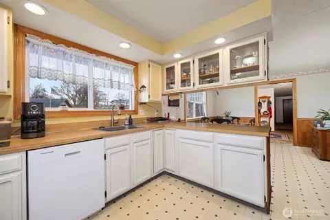 209 E 3rd St, Everson, WA 98247 photo 14