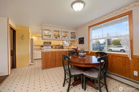 209 E 3rd St, Everson, WA 98247 photo 5