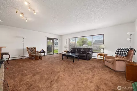 209 E 3rd St, Everson, WA 98247 photo 8