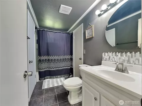 Bath - 17103 15th Ave E, Spanaway, WA 98387 photo 1 of 2