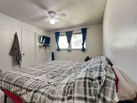 Bedroom - 17103 15th Ave E, Spanaway, WA 98387 photo 9 of 10