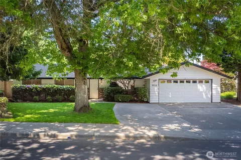 9916 S 248th St, Kent, WA 98030