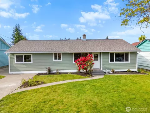 1710 11th St, Anacortes, WA 98221