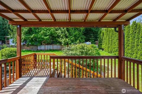 Exterior - 16604 3rd Ave SE, Bothell, WA 98012 photo 4 of 6