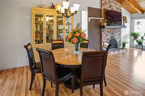 Dining - 16604 3rd Ave SE, Bothell, WA 98012 photo 1 of 2