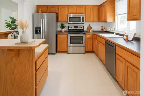 Kitchen - 16604 3rd Ave SE, Bothell, WA 98012 photo 1 of 1