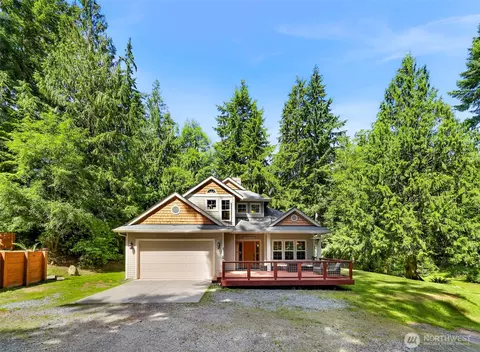 4115 Springwater Ln, Clinton, WA 98236