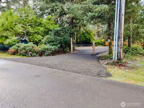 409 Draconis Ave SE, Ocean Shores, WA 98569