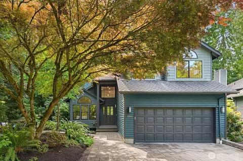 8901 42nd Ave NE, Seattle, WA 98115