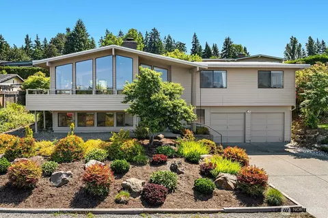 6730 82nd Ave SE, Mercer Island, WA 98040