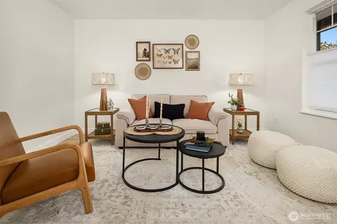 Living - 2515 Summit Ave, Everett, WA 98201 photo 3 of 3