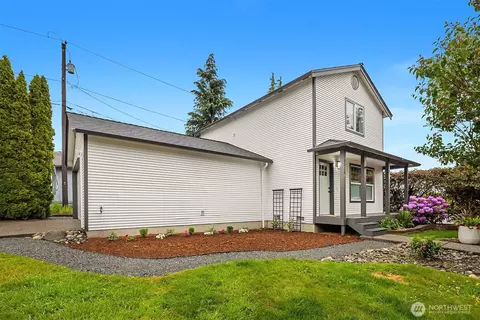 Exterior - 2515 Summit Ave, Everett, WA 98201 photo 3 of 5