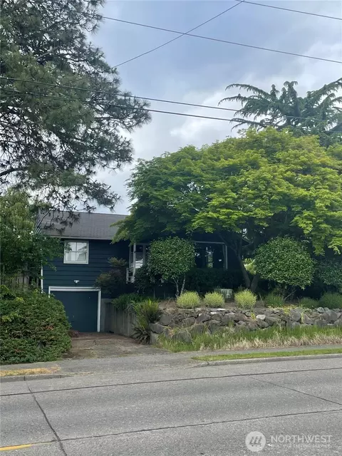 4220 NE 65th St, Seattle, WA 98115